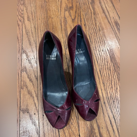 Stuart Weitzman Burgundy Patent Leather Peep Toe Heels - size 7.5 - Picture 9 of 13